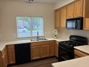 420 N Conejo Ave in Modesto, CA - Building Photo - Building Photo