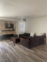 9652 Gisborn Dr in Las Vegas, NV - Foto de edificio - Building Photo