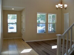 2801 Amir Dr in Modesto, CA - Building Photo - Building Photo