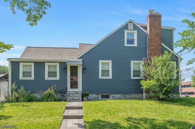 44 E Spring Valley Ave in Maywood, NJ - Building Photo - Building Photo