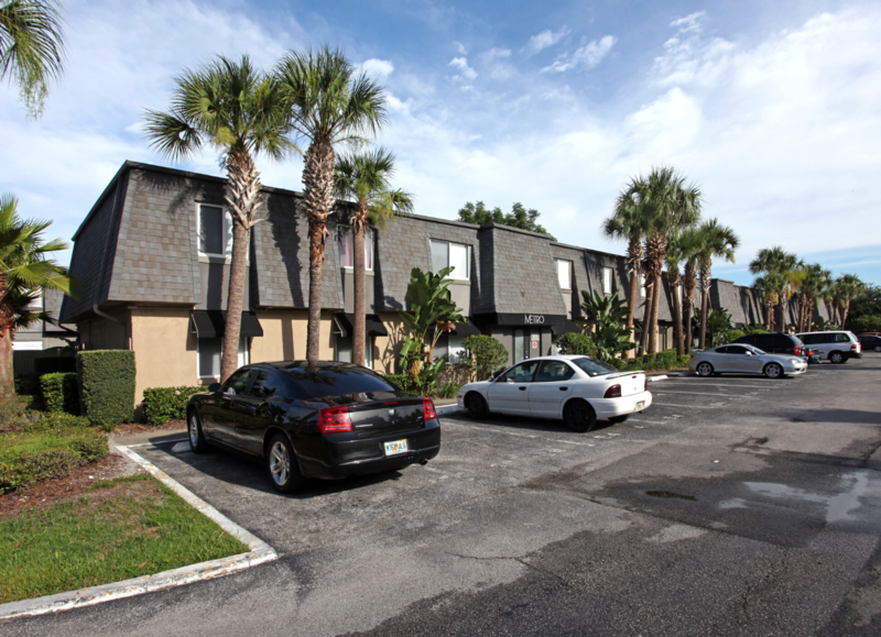 1954 Conway Rd in Orlando, FL - Foto de edificio