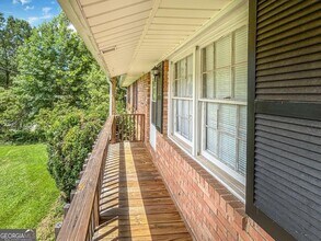 1082 Amelia Dr SW in Marietta, GA - Building Photo - Building Photo