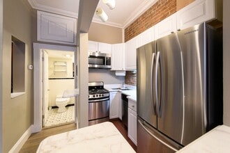 335 Beacon St, Unit 7 in Boston, MA - Building Photo - Building Photo