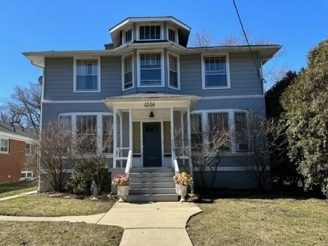 2534 Green Bay Rd in Highland Park, IL - Building Photo