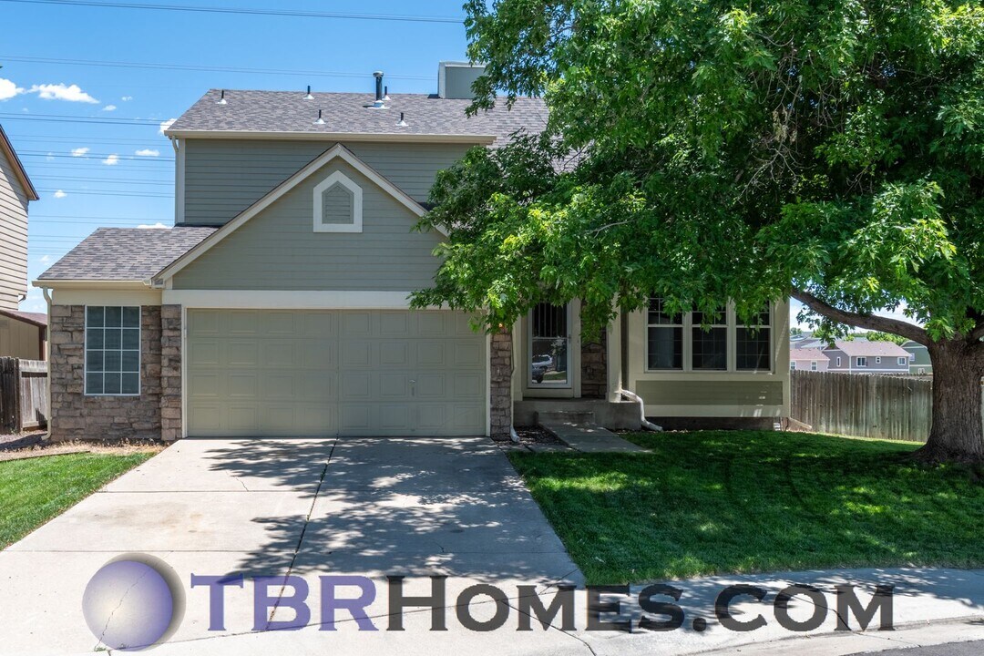 860 S Carlton St in Castle Rock, CO - Building Photo