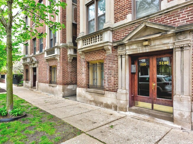 5108 S Woodlawn Ave in Chicago, IL - Building Photo - Building Photo