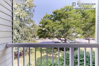 313 Avalon Cir in Smithtown, NY - Building Photo - Building Photo