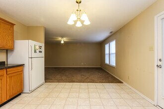 2155 Summer Breeze Way in Greenwood, IN - Building Photo - Building Photo