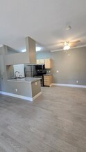 701 Gibson Dr in Roseville, CA - Building Photo - Building Photo
