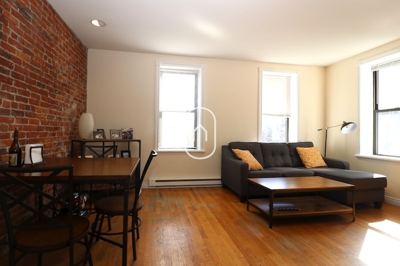 61 Saint Botolph St, Unit 7 in Boston, MA - Building Photo