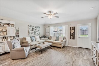 409 Lewisville Ln in Leander, TX - Building Photo - Building Photo