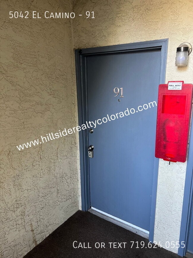 5042 El Camino Dr in Colorado Springs, CO - Foto de edificio - Building Photo