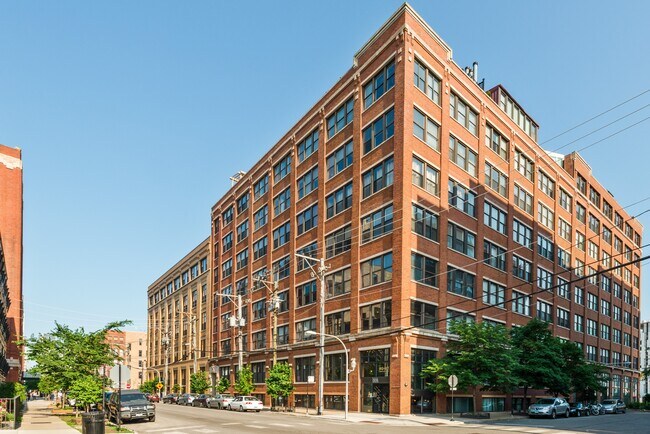 913 W Van Buren St, Unit 6C in Chicago, IL - Building Photo - Building Photo