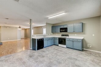 9208 Glen Falls Ln in Denton, TX - Building Photo - Building Photo