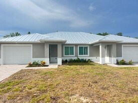 4414 Douglas Ln in Lehigh Acres, FL - Building Photo