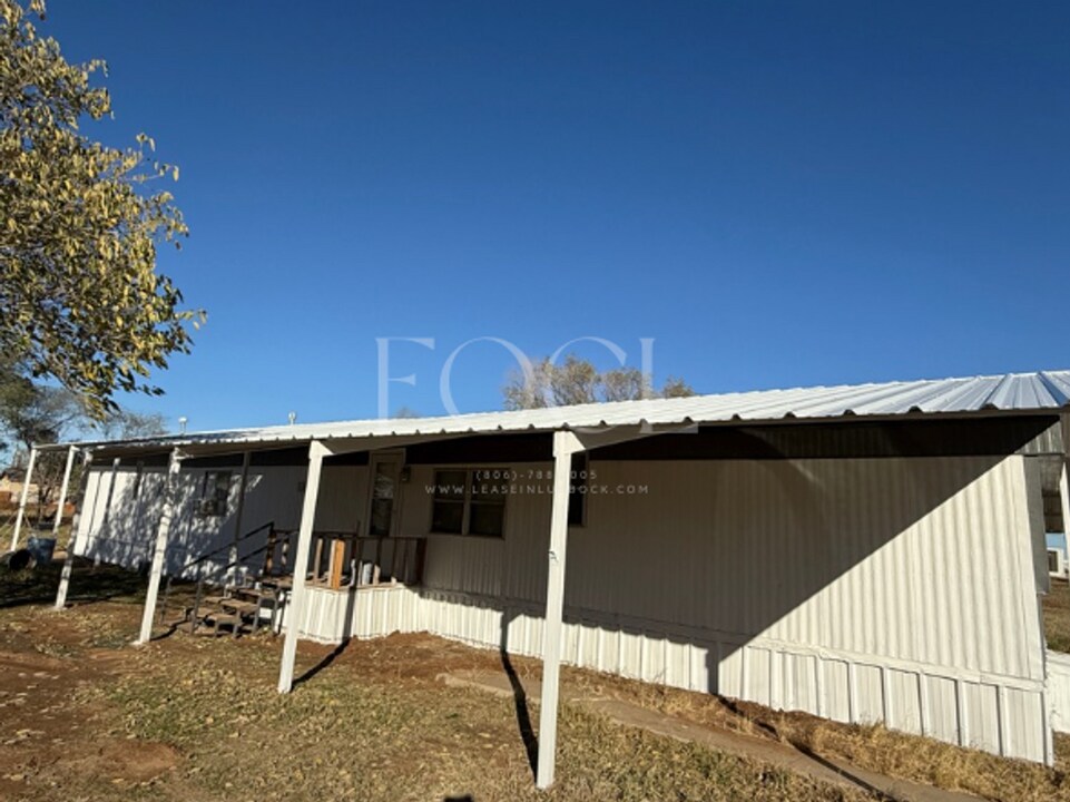 110 N County Rd in Lubbock, TX - Building Photo