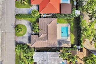 2190 NE 122nd St in North Miami, FL - Building Photo - Building Photo