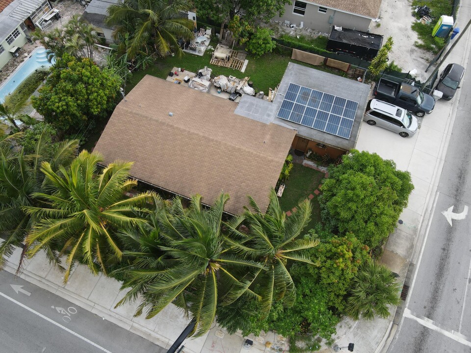 2401 NE 3rd Ave in Pompano Beach, FL - Building Photo