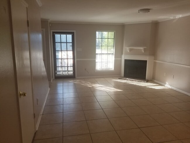 4374 Stumberg Ln in Baton Rouge, LA - Building Photo - Building Photo