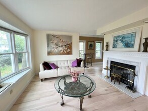14 Angela Ln in Watertown, MA - Building Photo - Building Photo