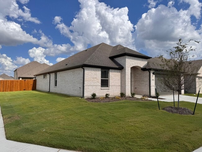 1012 Rosemary Hill Dr in McKinney, TX - Foto de edificio - Building Photo