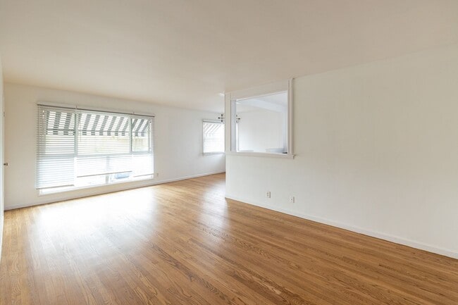 1521 2nd St, Unit 07 in Long Beach, CA - Building Photo - Building Photo