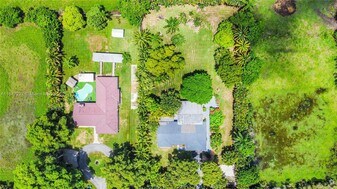 5785 SW 160th Ave in Southwest Ranches, FL - Building Photo