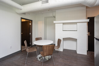 Clyde Street Apartments in Pittsburgh, PA - Foto de edificio - Interior Photo