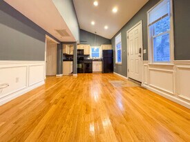 89 Spring St, Unit 1 in Cambridge, MA - Building Photo