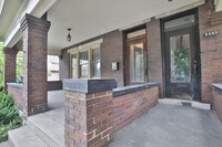 2142 Summit St in Columbus, OH - Foto de edificio - Building Photo