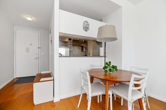 200 Chambers St in New York, NY - Building Photo - Building Photo