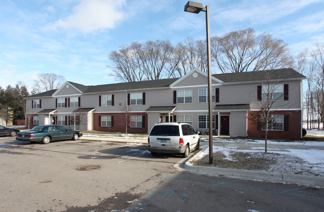 Island City Apartments in Eaton Rapids, MI - Building Photo - Building Photo