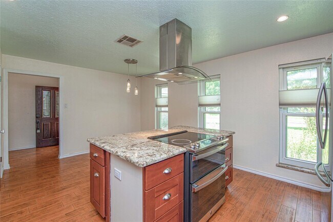 property at 25418 Sugar Valley Ln