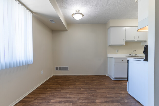 Franklin Palmer Apartments in Canton, MI - Foto de edificio - Interior Photo