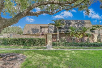 1116 11th Terrace in Palm Beach Gardens, FL - Building Photo - Building Photo