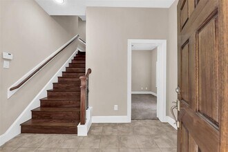905 Garden Oaks Trce in Houston, TX - Building Photo - Building Photo