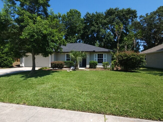 property at 95180 Twin Oaks Ln