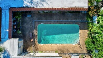 2731 NE 1st Terrace in Wilton Manors, FL - Building Photo - Building Photo