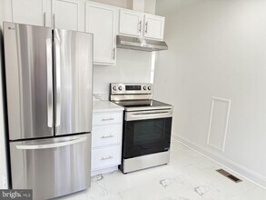 5426 McKinley St in Bethesda, MD - Building Photo - Building Photo