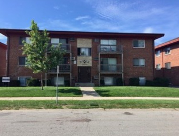 2140 Lilac Ln in Aurora, IL - Foto de edificio