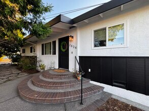2634 Emma Dr in Pinole, CA - Building Photo - Building Photo