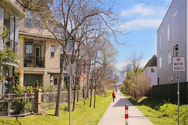 property at 1047 W 16th St