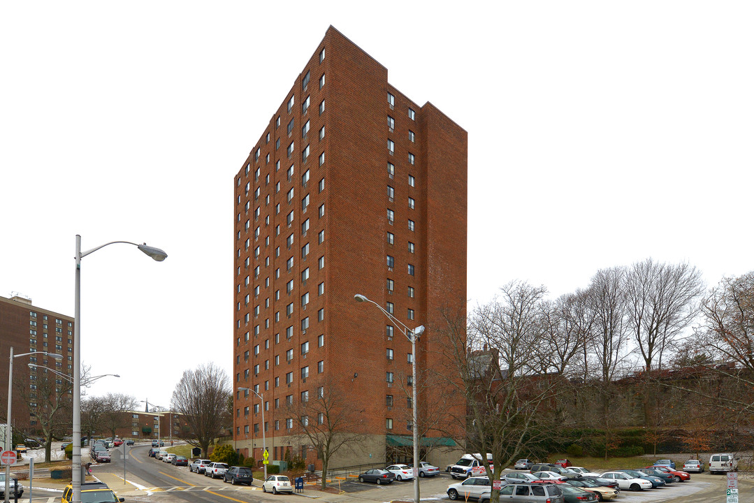 Towers East in Pawtucket, RI - Building Photo