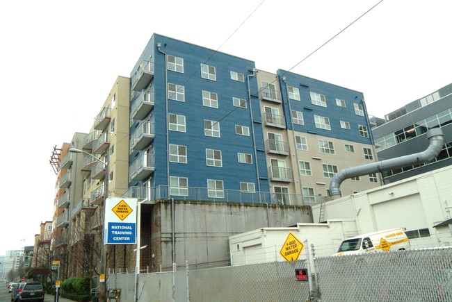 Pete Gross House Apartments in Seattle, WA - Building Photo - Building Photo