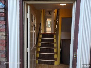 174 Highland Cross in Rutherford, NJ - Foto de edificio - Building Photo