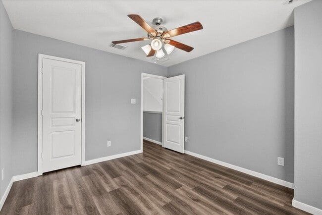 207 Sea Breeze Dr in Bacliff, TX - Foto de edificio - Building Photo