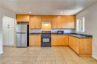 6735 Elmer Ave in Los Angeles, CA - Building Photo