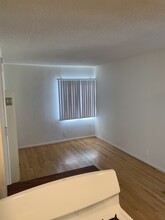 4425 W 159th St, Unit Unit 1 in Lawndale, CA - Foto de edificio - Building Photo