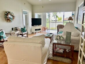 9855 Costa Mesa Ln in Bonita Springs, FL - Foto de edificio - Building Photo