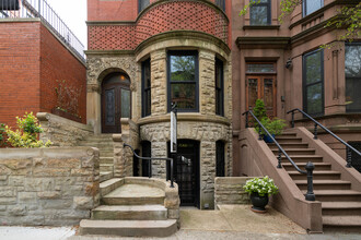 240 Berkeley Pl in Brooklyn, NY - Foto de edificio - Building Photo